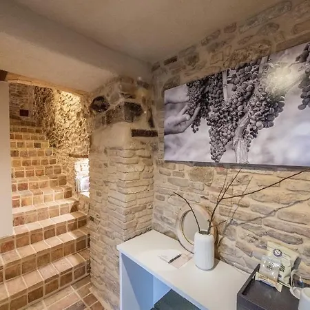 Borgo Baccile By Vini Fantini Crecchio