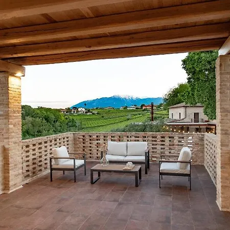 Borgo Baccile By Vini Fantini מלון