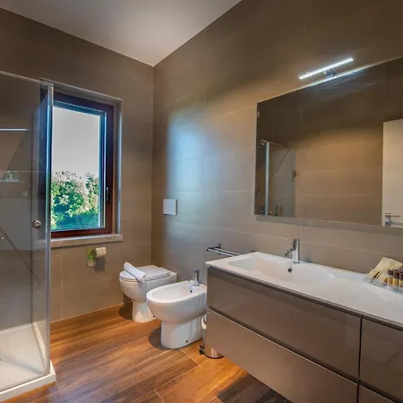 Borgo Baccile By Vini Fantini Otel 3*