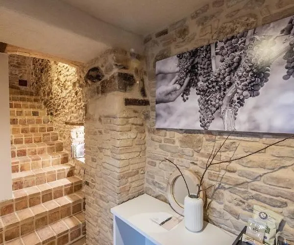 Borgo Baccile By Vini Fantini Crecchio