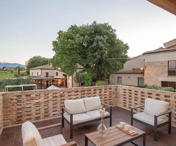 Borgo Baccile By Vini Fantini Crecchio