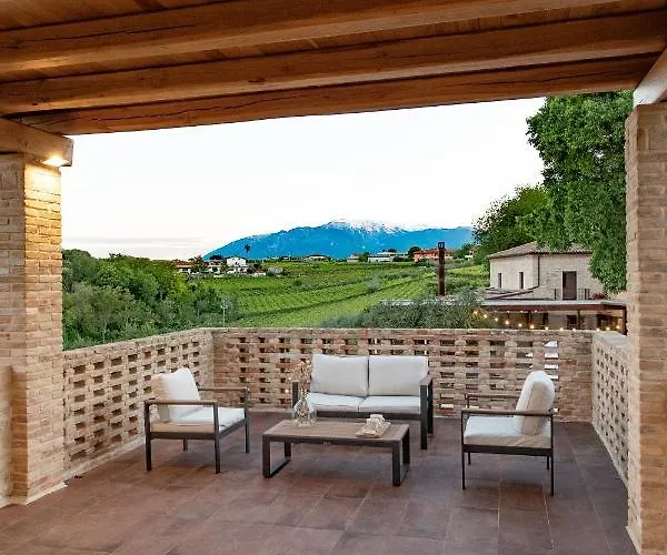 Borgo Baccile By Vini Fantini Hotel