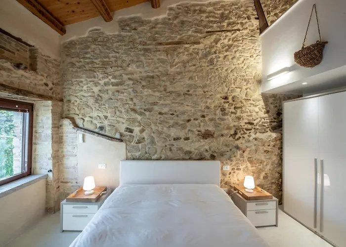 Отель Borgo Baccile By Vini Fantini 3*